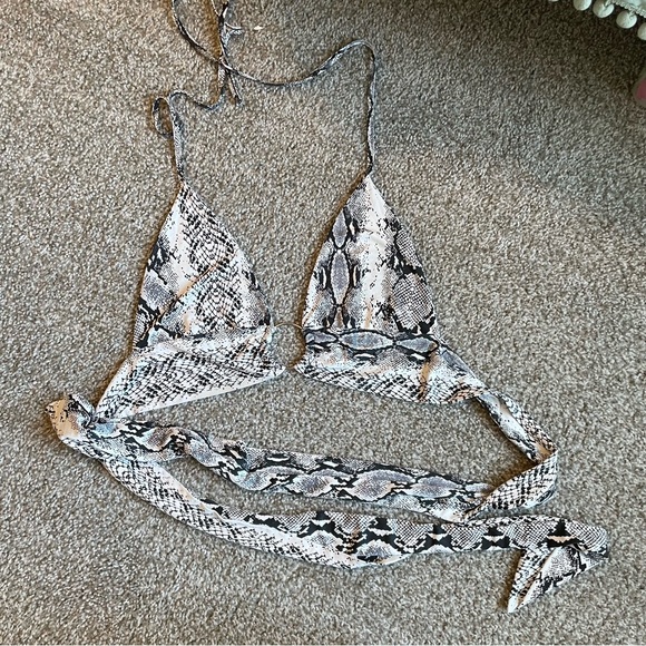 PrettyLittleThing Top - Picture 6 of 7